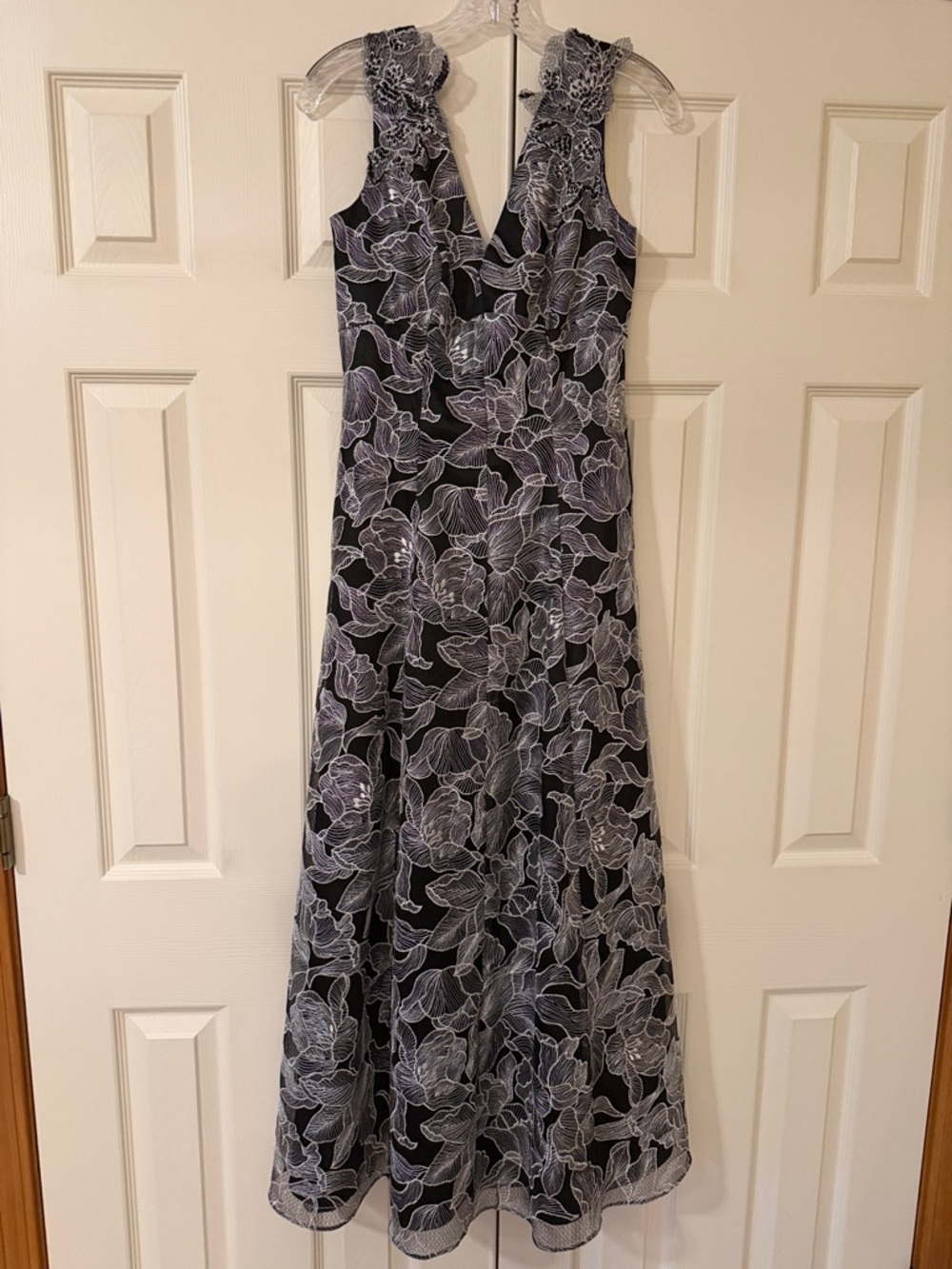 Carmen Marc Valvo designer Dress